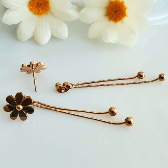 E17 Rosegold Daisy Drop Dangle Earrings - Picture 4 of 6